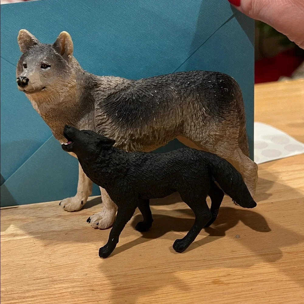 2 plastic wolf lot